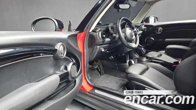 Mini Cooper 2022 — фото 10