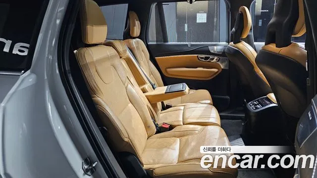 Volvo XC90 2021 — фото 12