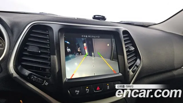 Jeep Cherokee 2018 — фото 16