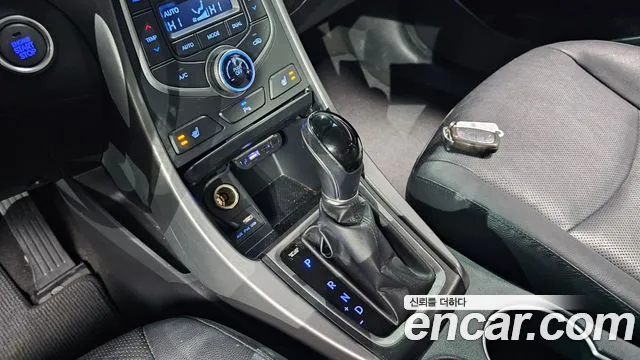 Hyundai AVANTE 2015 — фото 9