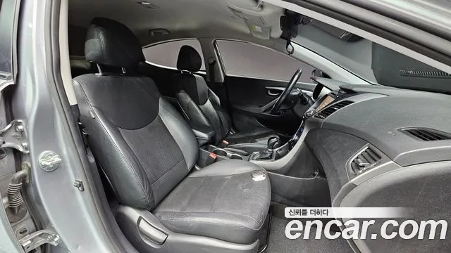 Hyundai AVANTE 2015 — фото 10