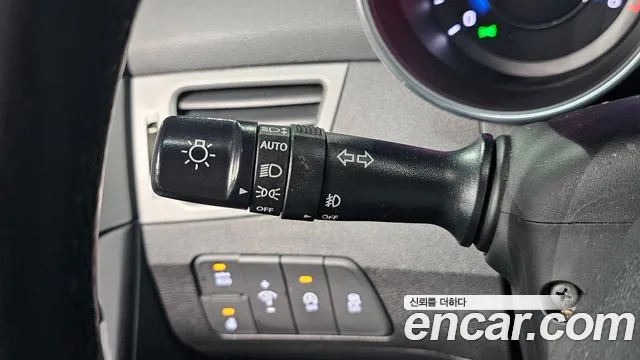 Hyundai AVANTE 2015 — фото 15