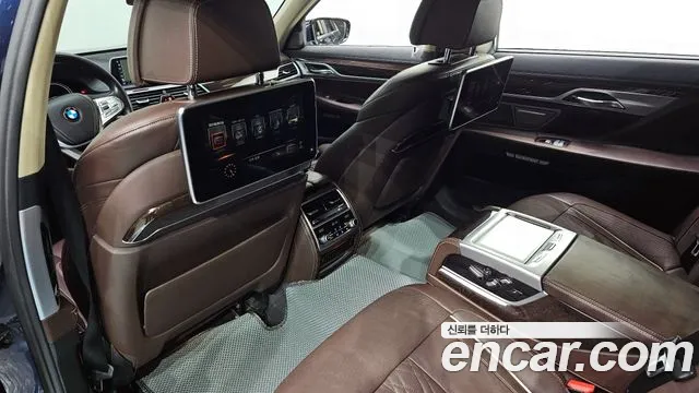 BMW 7-Series 2016 — фото 19
