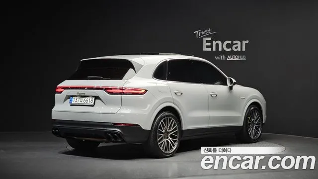 Porsche Cayenne 2021 — фото 2