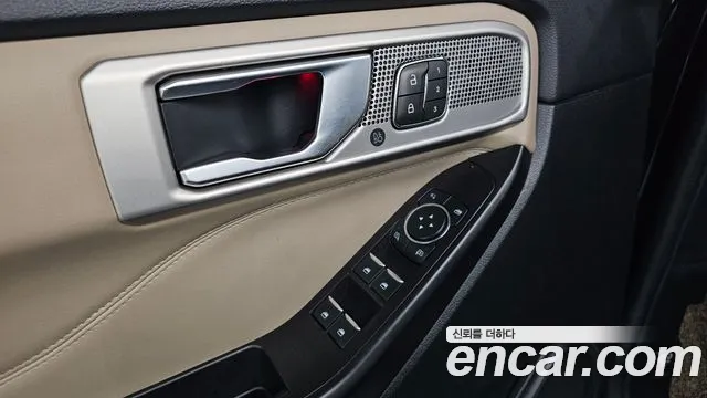 Ford Explorer 2020 — фото 17