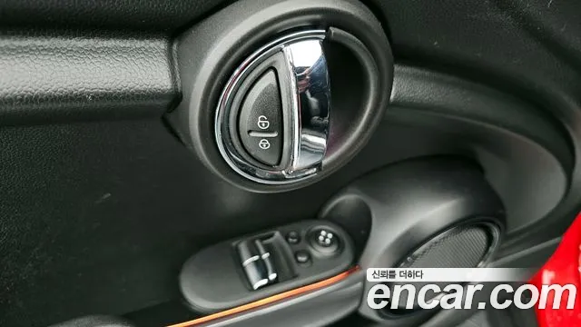 Mini Cooper 2015 — фото 16
