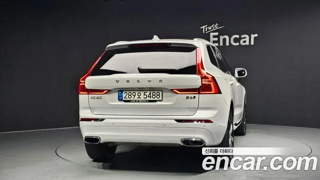 Volvo XC60 2021 — фото 4
