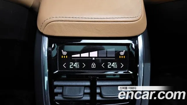 Volvo XC60 2021 — фото 19