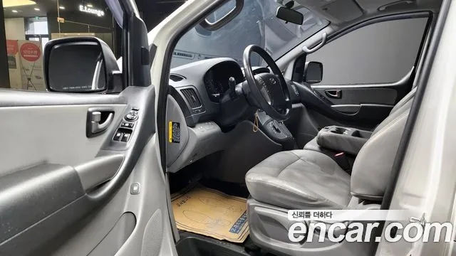Hyundai Starex 2018 — фото 11