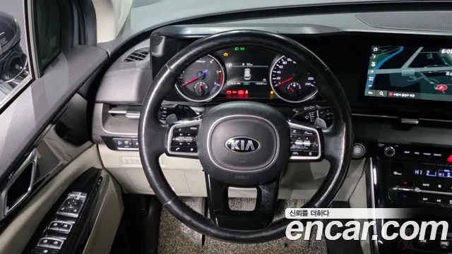 Kia Canival 2021 — фото 13