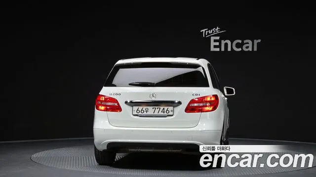 Mercedes-Benz B-Class 2013 — фото 4