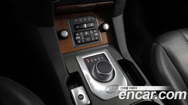 Land Rover Discovery 2015 — фото 9