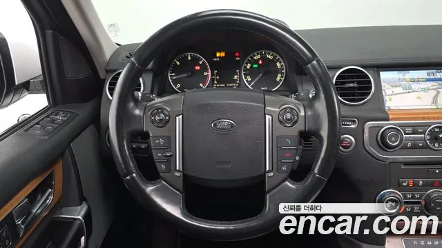 Land Rover Discovery 2015 — фото 13