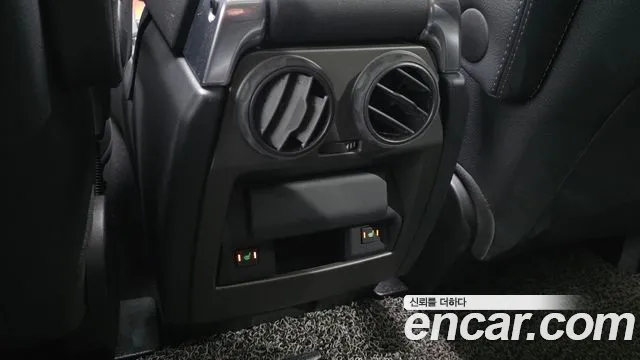 Land Rover Discovery 2015 — фото 18
