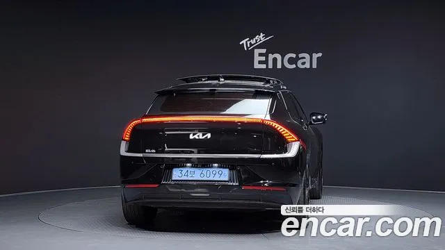 Kia EV6 2023 — фото 4
