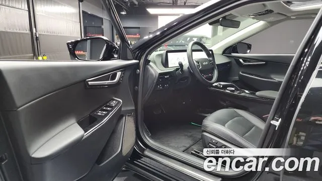 Kia EV6 2023 — фото 10
