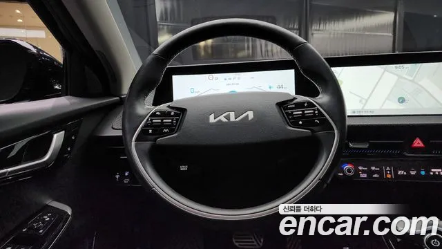 Kia EV6 2023 — фото 13