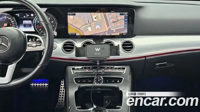 Mercedes-Benz E-Class 2020 — фото 19