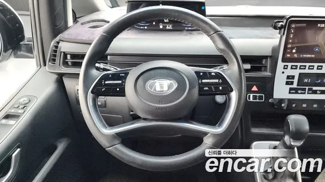 Hyundai Staria 2022 — фото 13