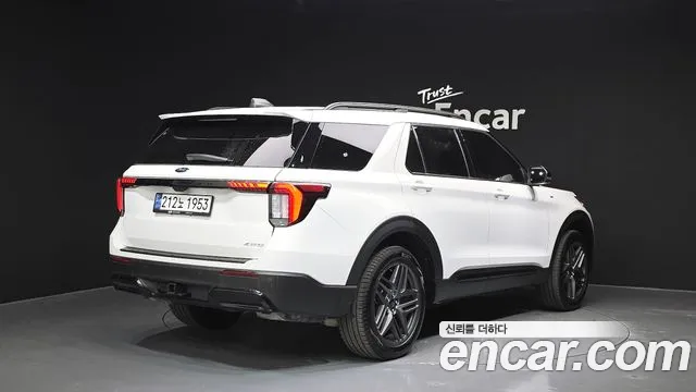 Ford Explorer 2025 — фото 2