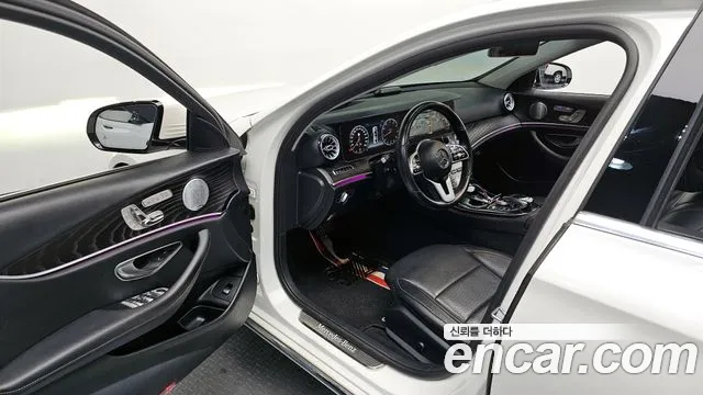 Mercedes-Benz E-Class 2019 — фото 10