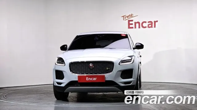 Jaguar E-PACE 2018 — фото 3