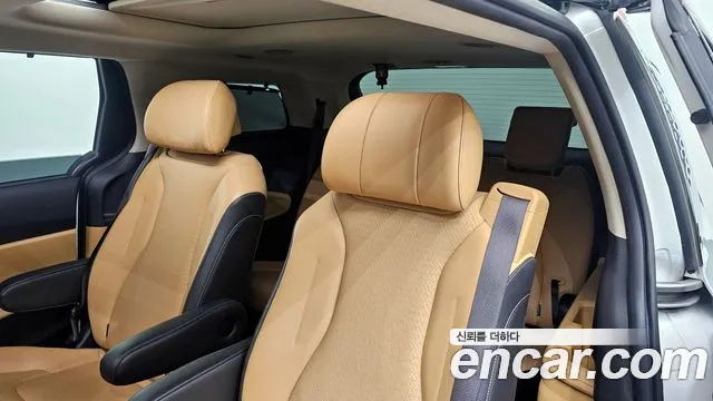 Kia Canival 2022 — фото 12