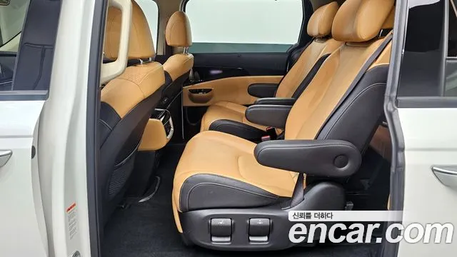 Kia Canival 2022 — фото 13
