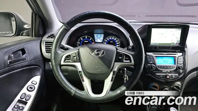 Hyundai Accent 2012 — фото 13