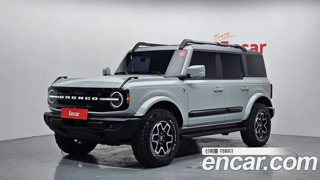 Ford Bronco 2023 — фото 1