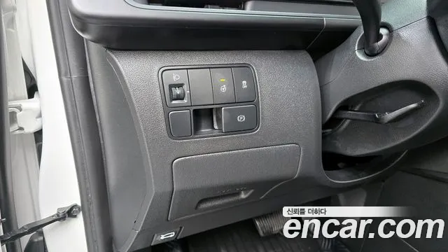Hyundai Staria 2025 — фото 16