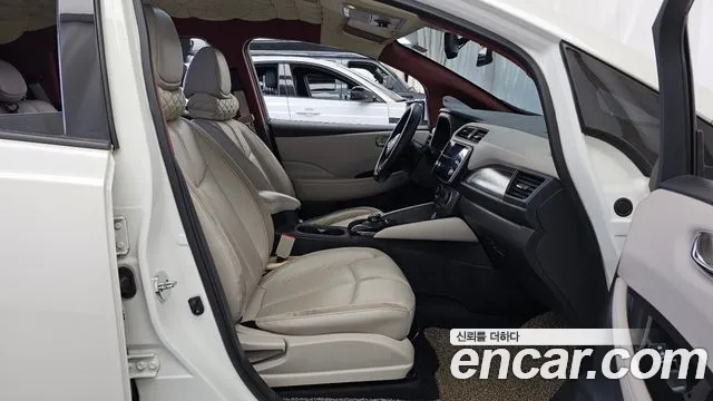 Nissan Leaf 2019 — фото 11