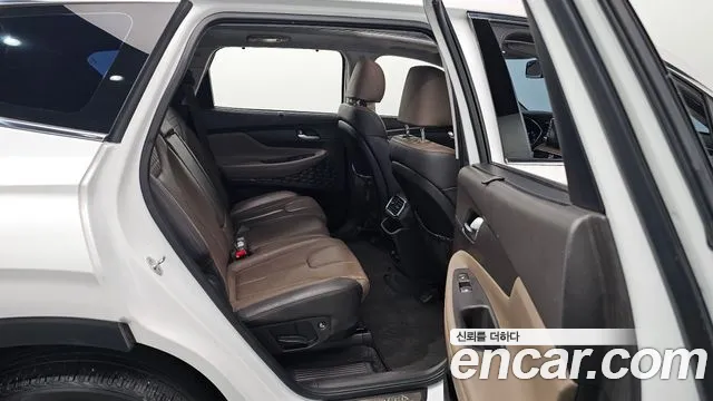 Hyundai Santafe 2020 — фото 11
