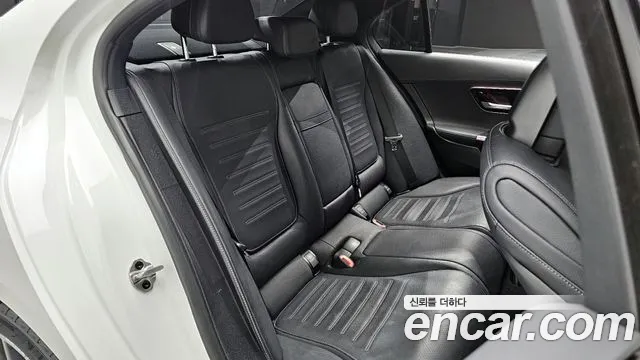 Mercedes-Benz C-Class 2022 — фото 12