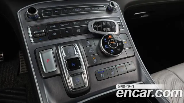 Hyundai Santafe 2021 — фото 9