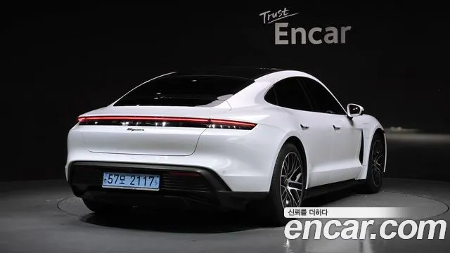 Porsche Taycan 2022 — фото 2