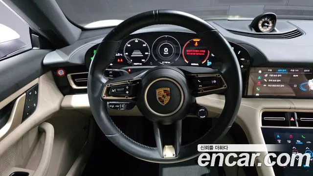 Porsche Taycan 2022 — фото 13