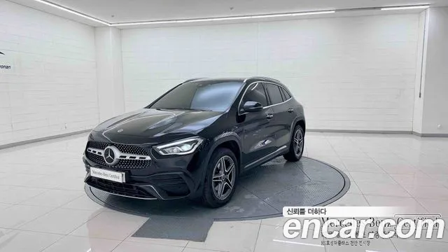 Mercedes-Benz GLA-Class 2023 — фото 1