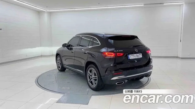 Mercedes-Benz GLA-Class 2023 — фото 3