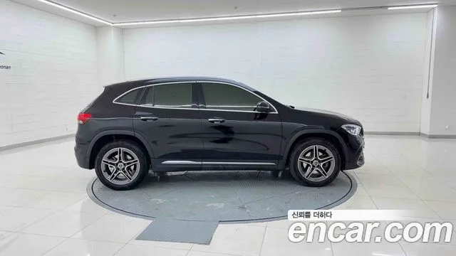 Mercedes-Benz GLA-Class 2023 — фото 6