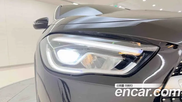 Mercedes-Benz GLA-Class 2023 — фото 10
