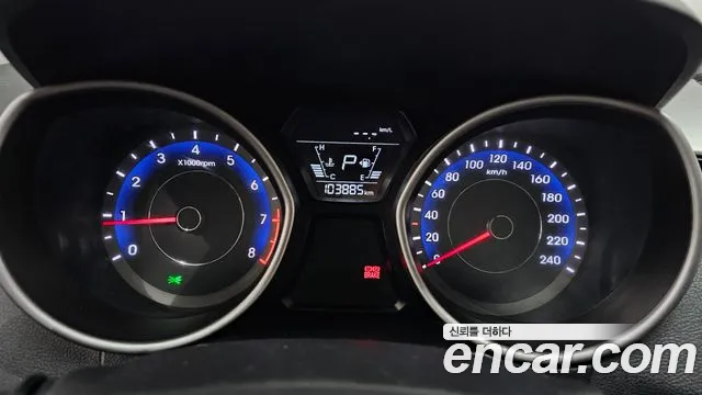 Hyundai AVANTE 2015 — фото 8