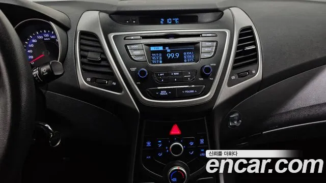 Hyundai AVANTE 2015 — фото 15