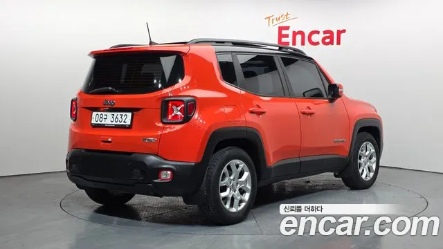 Jeep Renegade 2018 — фото 2