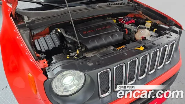 Jeep Renegade 2018 — фото 6