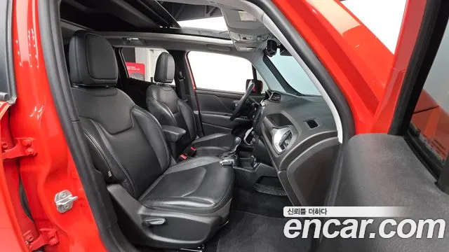 Jeep Renegade 2018 — фото 10