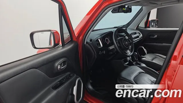 Jeep Renegade 2018 — фото 12