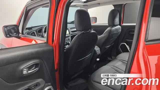 Jeep Renegade 2018 — фото 18