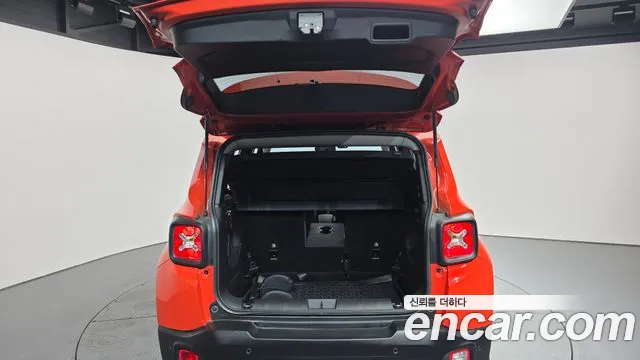 Jeep Renegade 2018 — фото 20