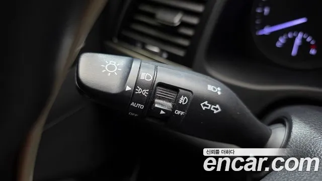 Hyundai AVANTE 2017 — фото 18